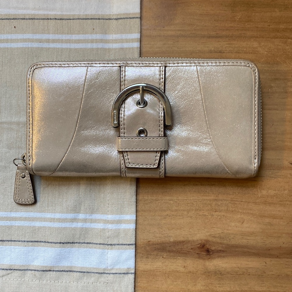 PINK CHAMPAGNE COACH FULL ZIP CONTINENTAL WALLET
